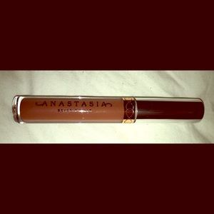 BN Never Used - Anastasia Toast